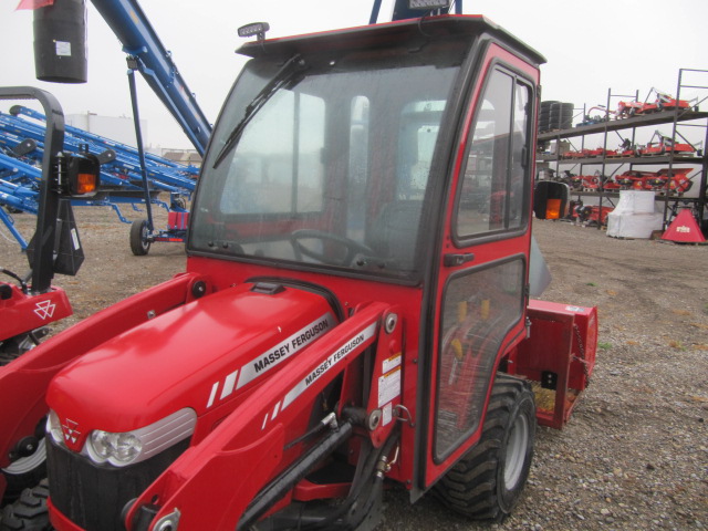 2018 Massey Ferguson GC1705 Tractor