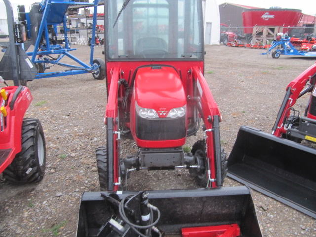 2018 Massey Ferguson GC1705 Tractor