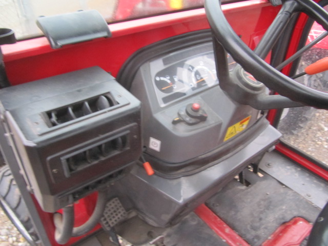 2018 Massey Ferguson GC1705 Tractor