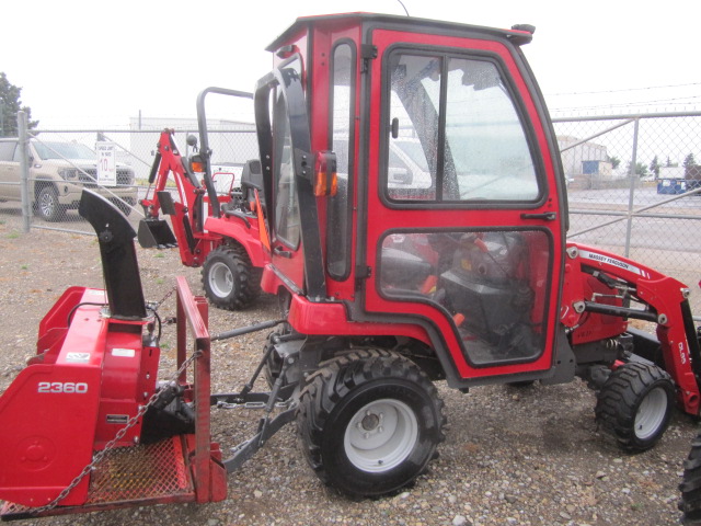 2018 Massey Ferguson GC1705 Tractor