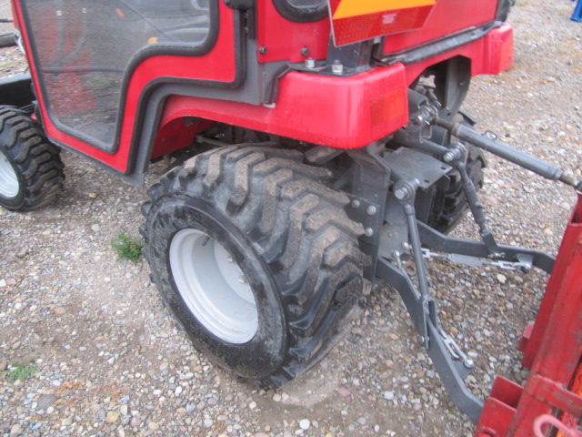 2018 Massey Ferguson GC1705 Tractor