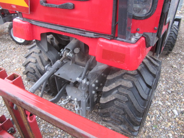 2018 Massey Ferguson GC1705 Tractor