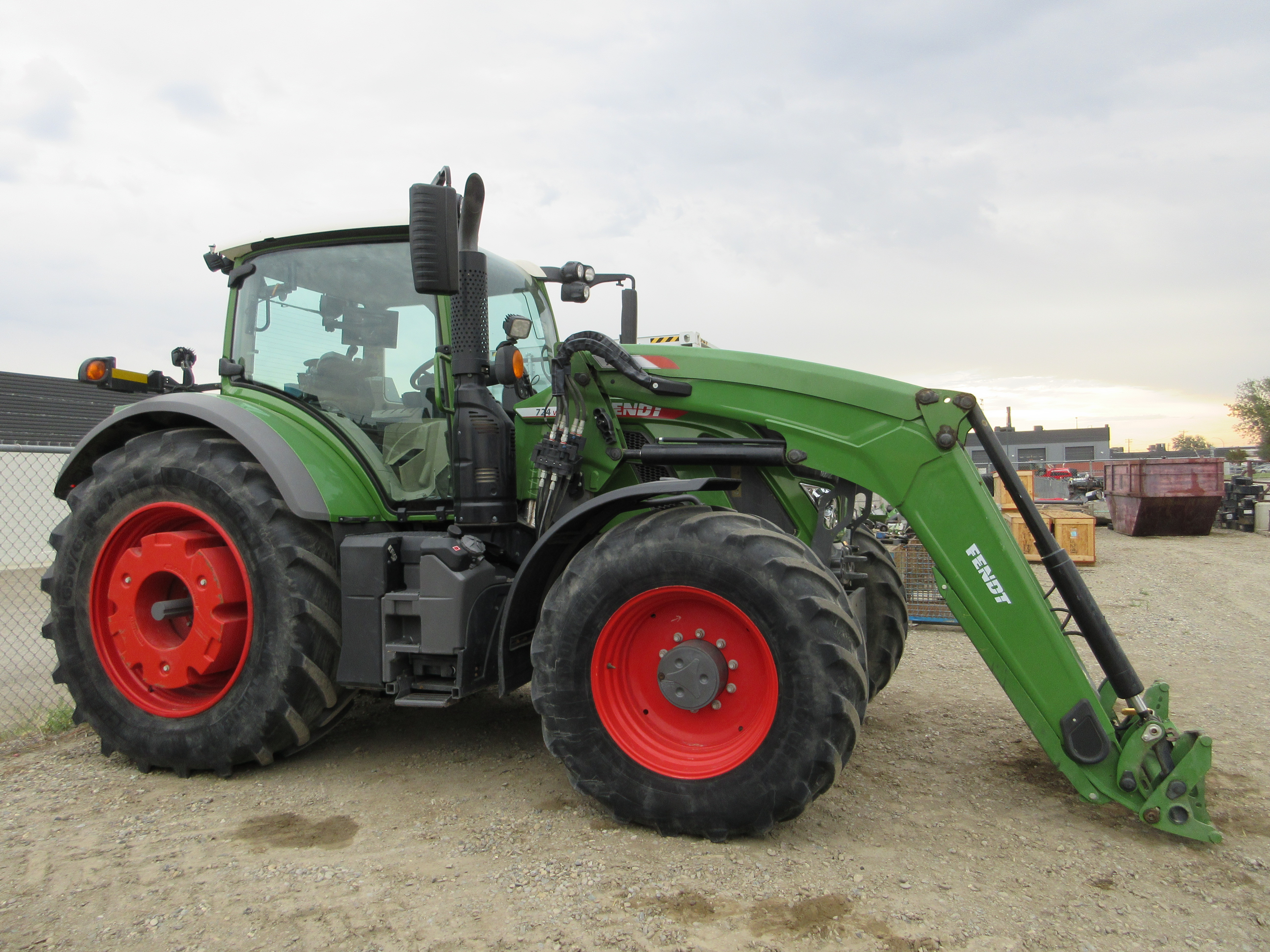 2022 Fendt 724S4 Tractor