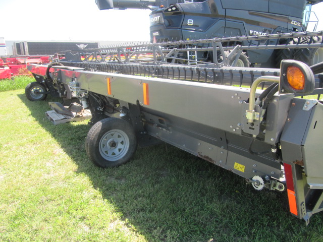 2015 Massey Ferguson 5300-35 Windrower Draper Header