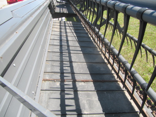 2015 Massey Ferguson 5300-35 Windrower Draper Header
