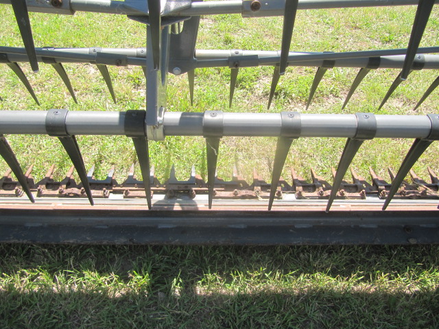 2015 Massey Ferguson 5300-35 Windrower Draper Header