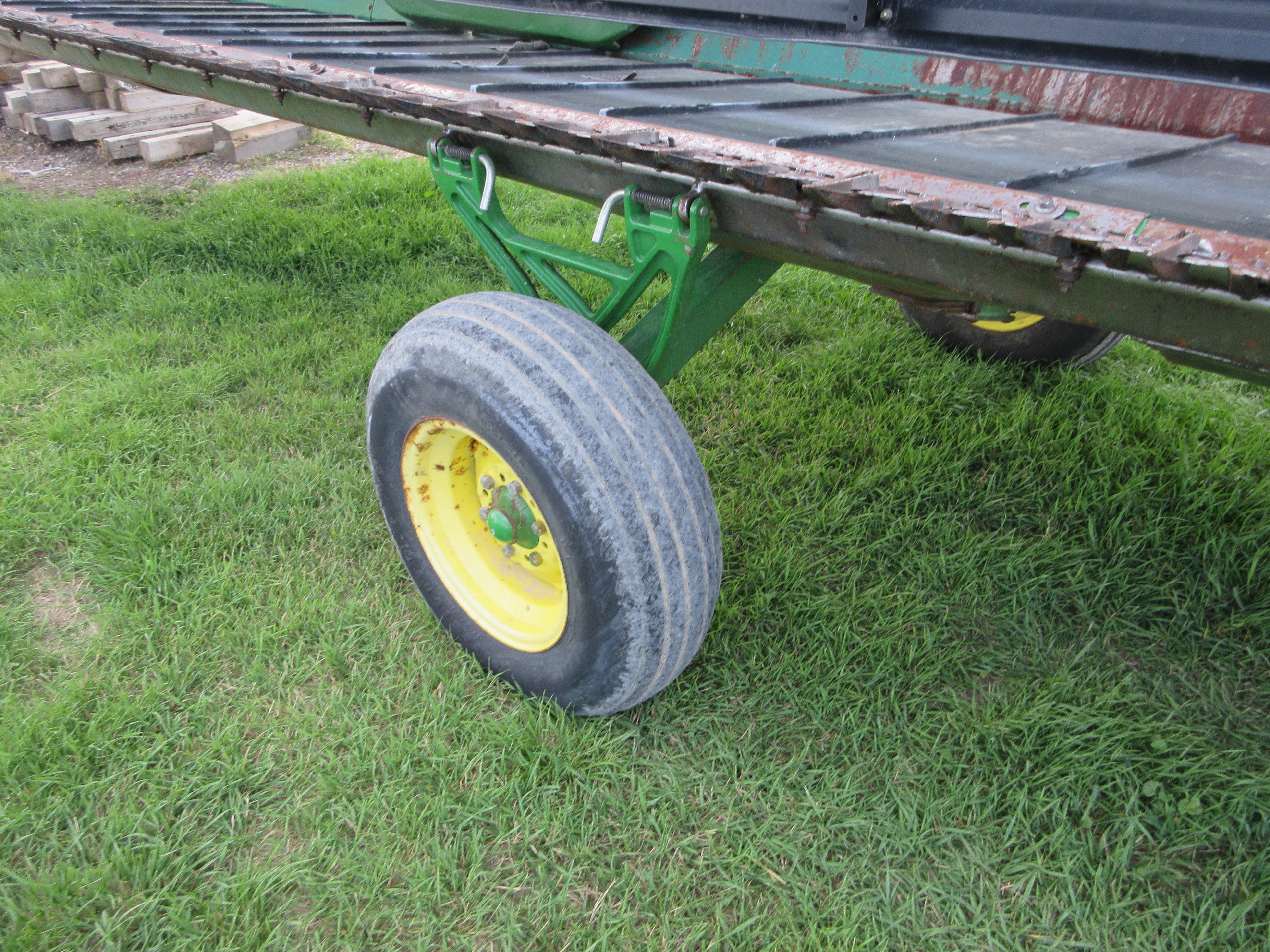 2003 John Deere 936D Header Combine