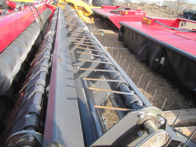 2019 Massey Ferguson 9226 Windrower Sickle Header