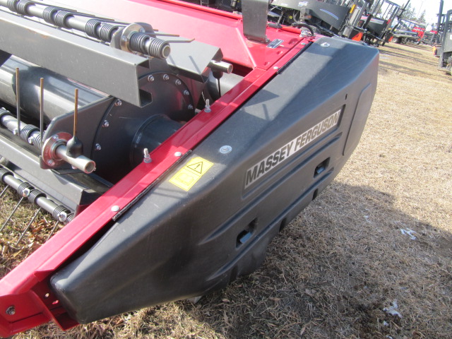 2019 Massey Ferguson 9226 Windrower Sickle Header