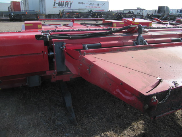 2019 Massey Ferguson 9226 Windrower Sickle Header