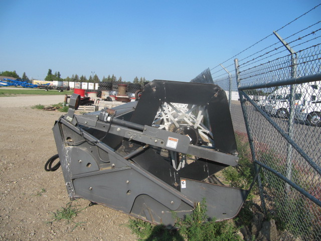 2013 Massey Ferguson 5200 Windrower Draper Header