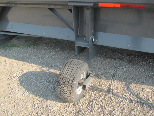 2013 Massey Ferguson 5200 Windrower Draper Header