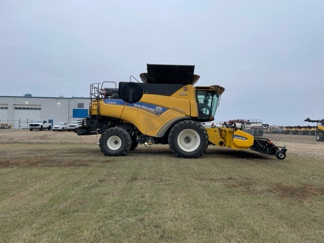 2023 New Holland CR9.90 Combine
