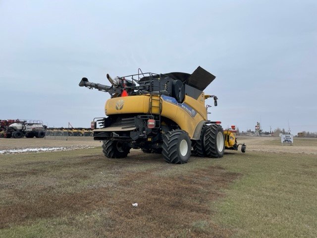 2023 New Holland CR9.90 Combine