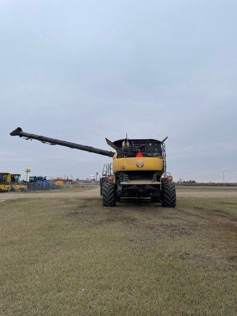 2023 New Holland CR9.90 Combine