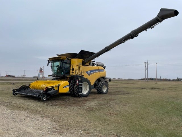 2023 New Holland CR9.90 Combine