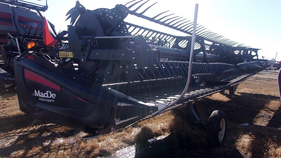 2018 MacDon FD75-40 Header Combine