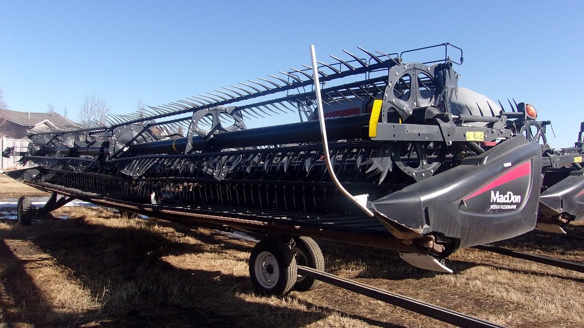 2018 MacDon FD75-40 Header Combine