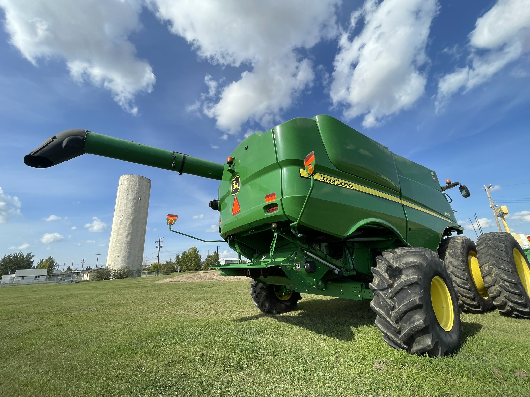 2013 John Deere S680 Combine