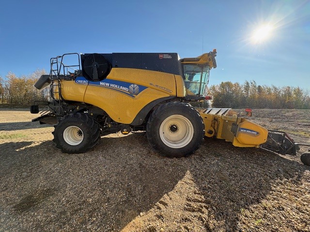 2016 New Holland CR8.90 Combine