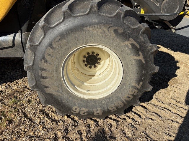 2016 New Holland CR8.90 Combine