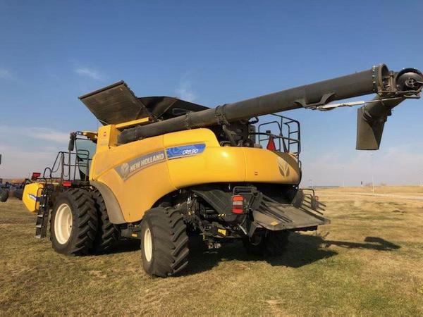 2022 New Holland CR8.90 Combine