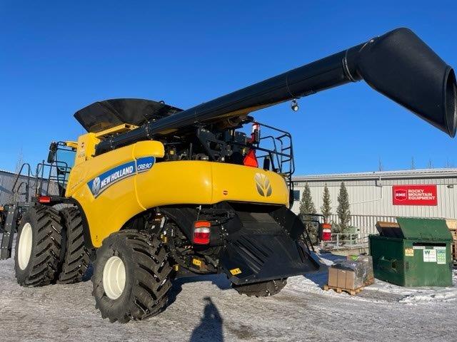2018 New Holland CR8.90 Combine