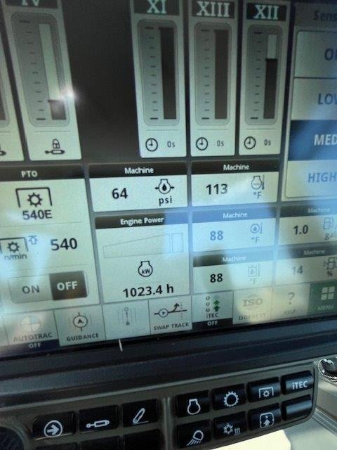 2023 John Deere 7R230 Tractor