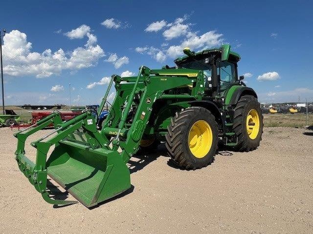 2023 John Deere 7R230 Tractor