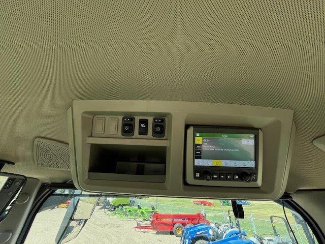 2023 John Deere 7R230 Tractor