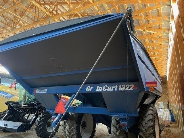 2016 Brandt 1322XR Grain Cart