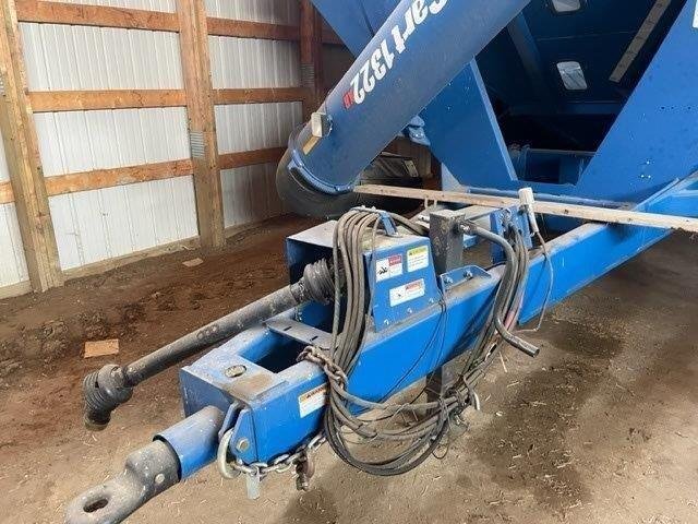 2016 Brandt 1322XR Grain Cart