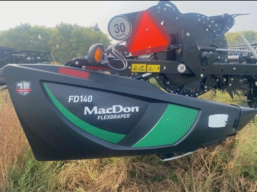 2019 MacDon FD140 Header Combine