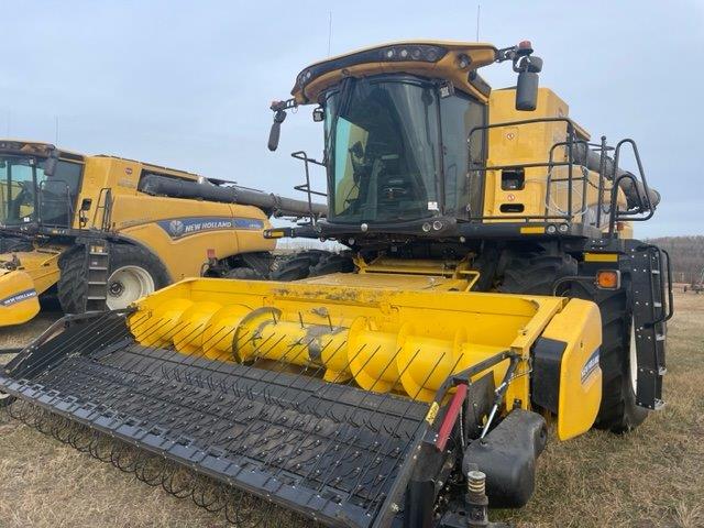 2023 New Holland CR9.90 Combine