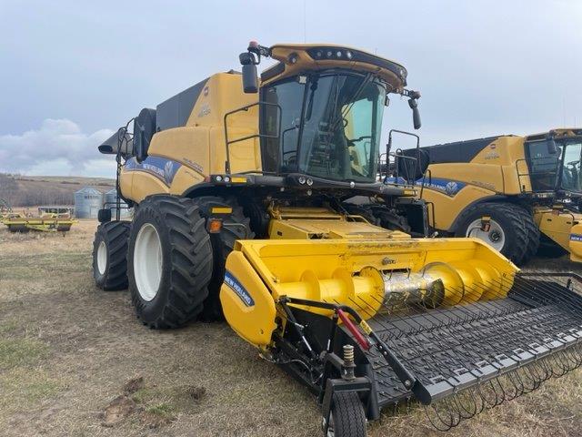 2023 New Holland CR9.90 Combine