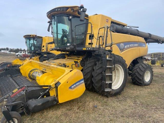 2023 New Holland CR9.90 Combine