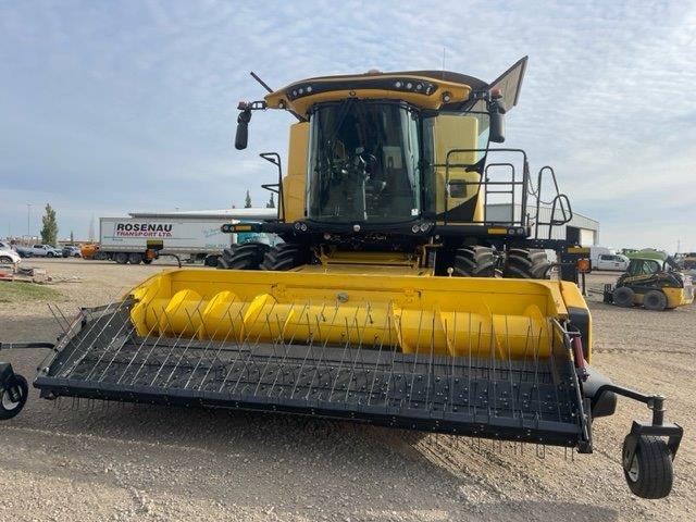 2023 New Holland CR9.90 Combine