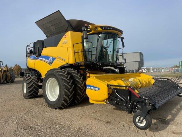 2023 New Holland CR9.90 Combine
