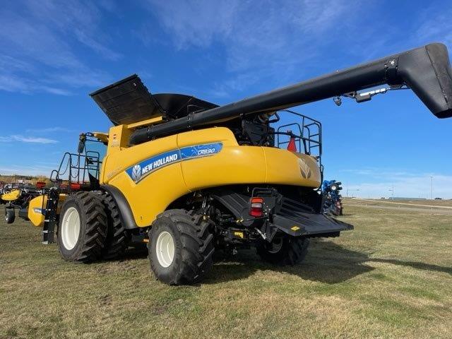 2021 New Holland CR8.90 Combine