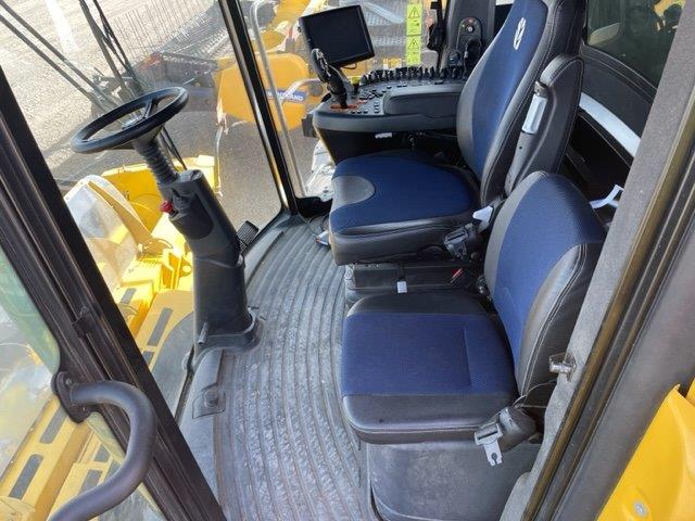 2021 New Holland CR8.90 Combine