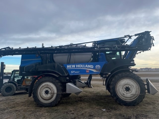 2013 New Holland SP.365F Sprayer/High Clearance