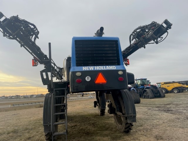 2013 New Holland SP.365F Sprayer/High Clearance