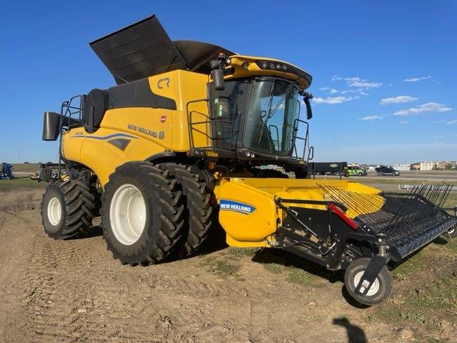 2024 New Holland CR9.90 Combine
