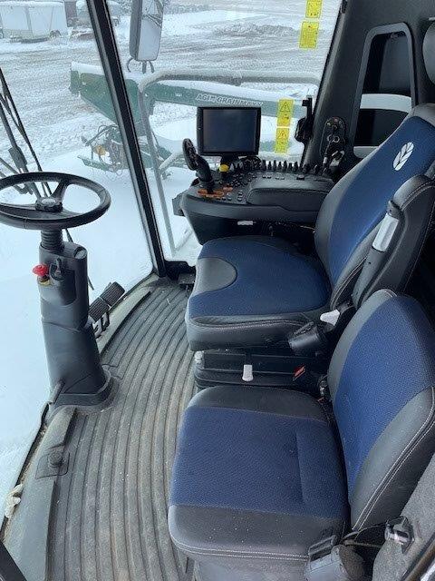 2023 New Holland CR9.90 Combine