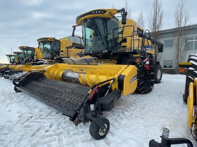 2021 New Holland CR8.90 Combine