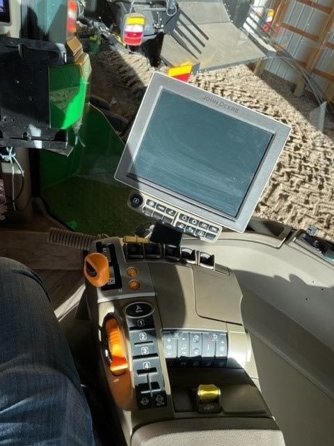 2023 John Deere 9R440 Tractor 4WD