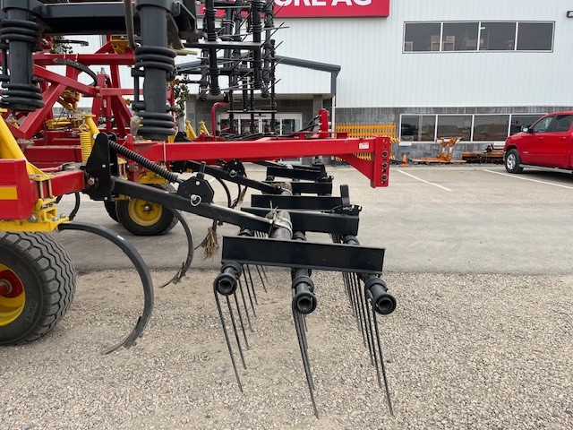 2022 Bourgault 9500-60 Field Cultivator