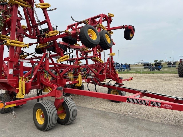 2022 Bourgault 9500-60 Field Cultivator