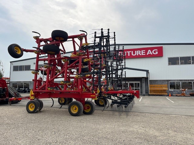 2022 Bourgault 9500-60 Field Cultivator