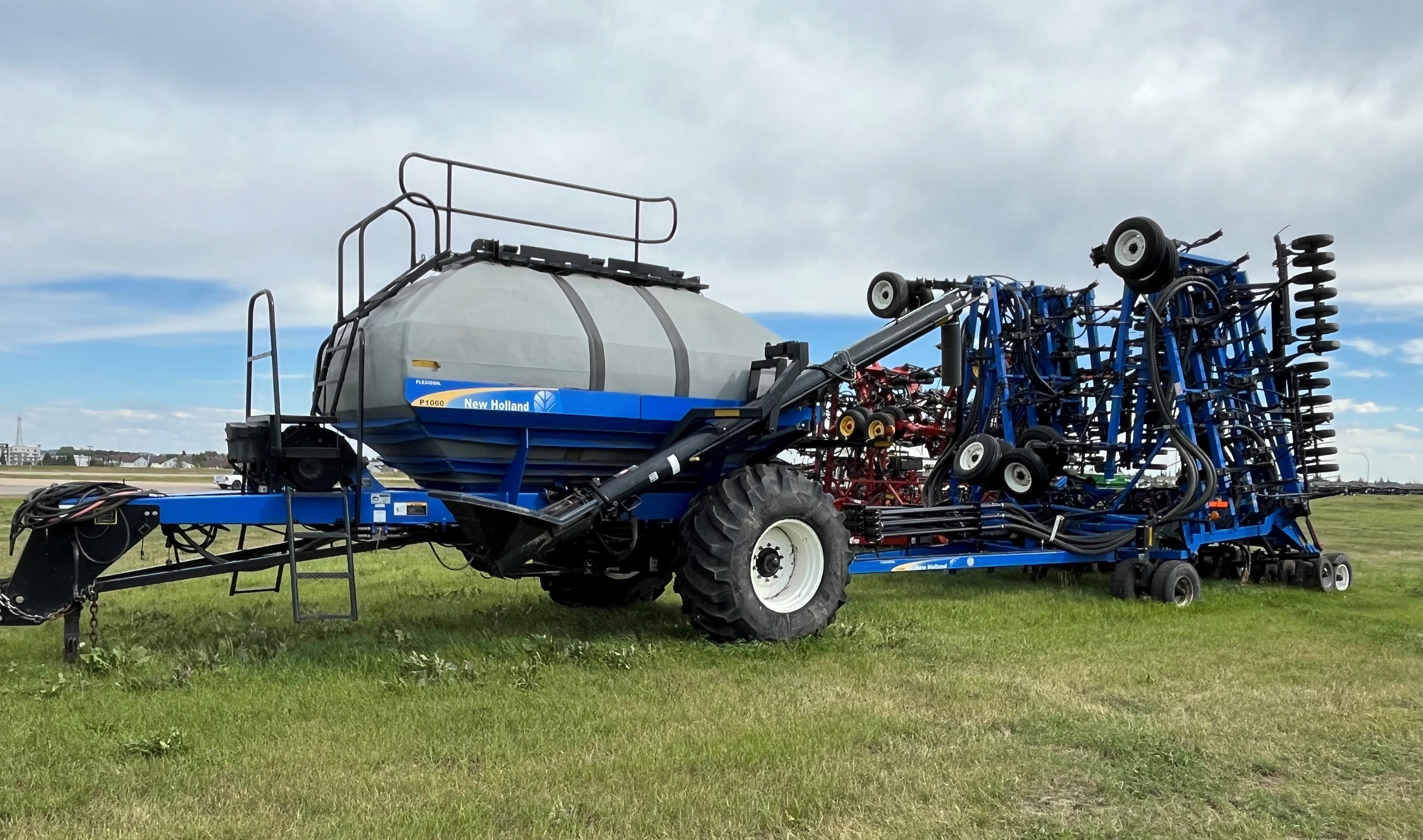 2012 New Holland P2050 Air Drill